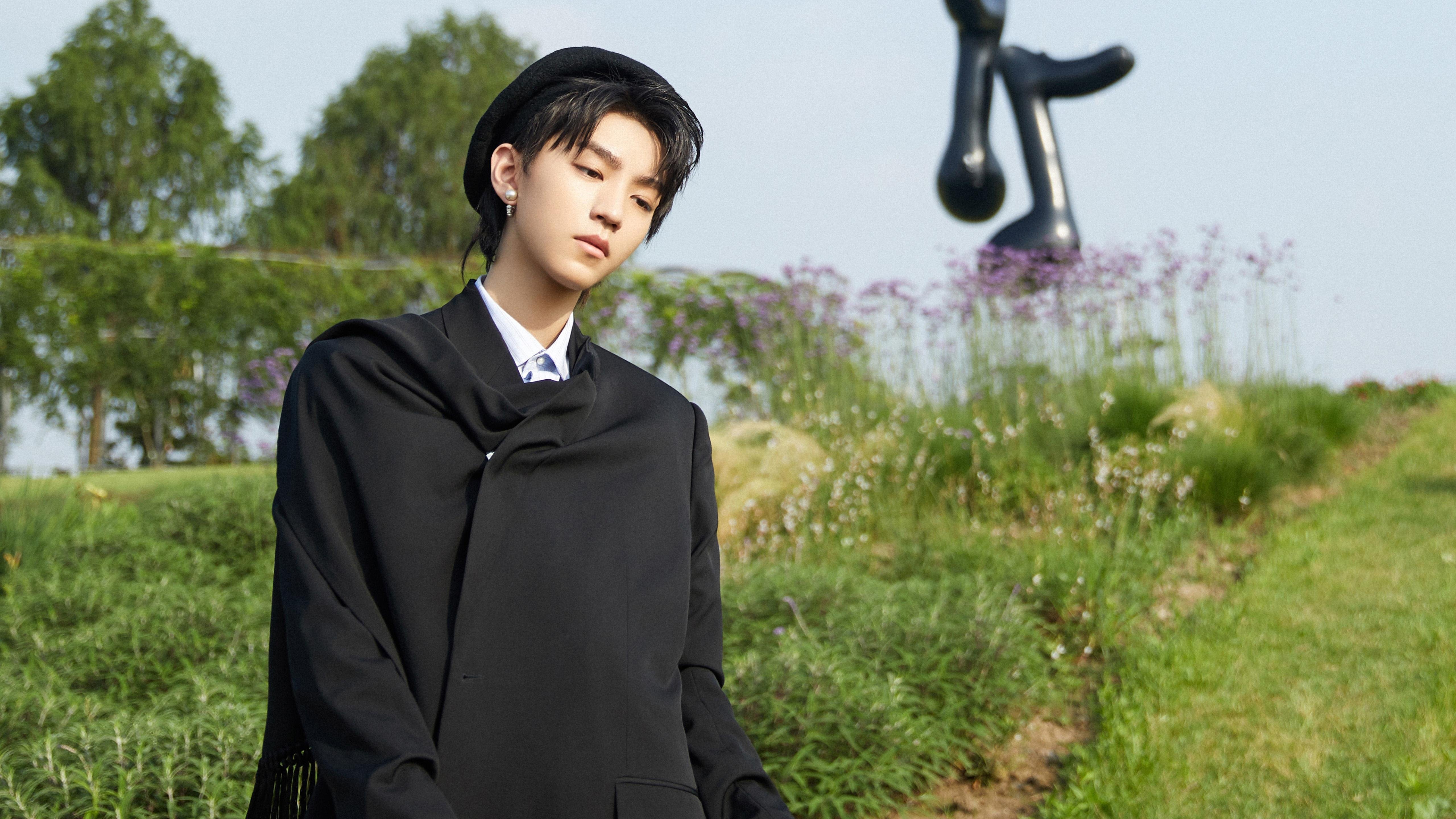 开云综合服务-伊朗骑手卡尔·阿里·阿尔达比在巴黎奥运会上与“Porthos Maestro WH Z”马匹携手参赛，表现出色。